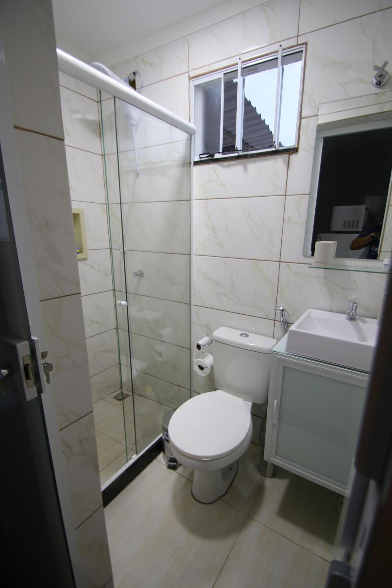 Apartemen Spacious 2-floor Favela Loft With Hot Tub & Views - Leme, Copacabana *